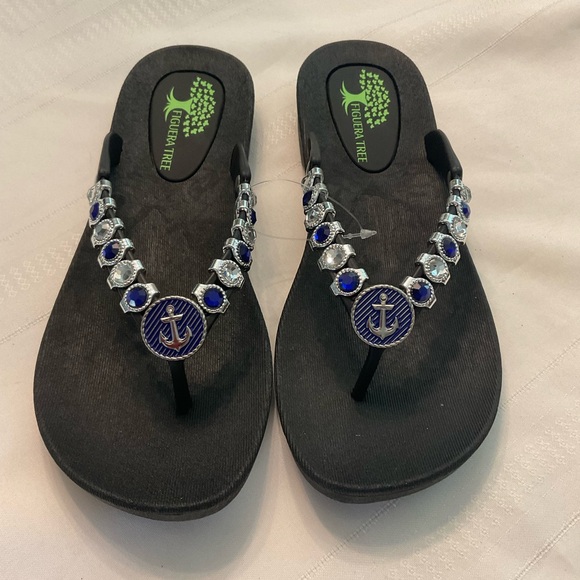 New Figuera Tree Flip Flops. Size 8 - Picture 7 of 7